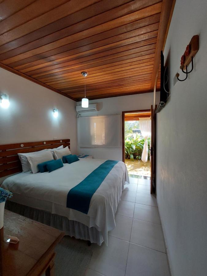 Canoa Caicara Pensão Ilhabela