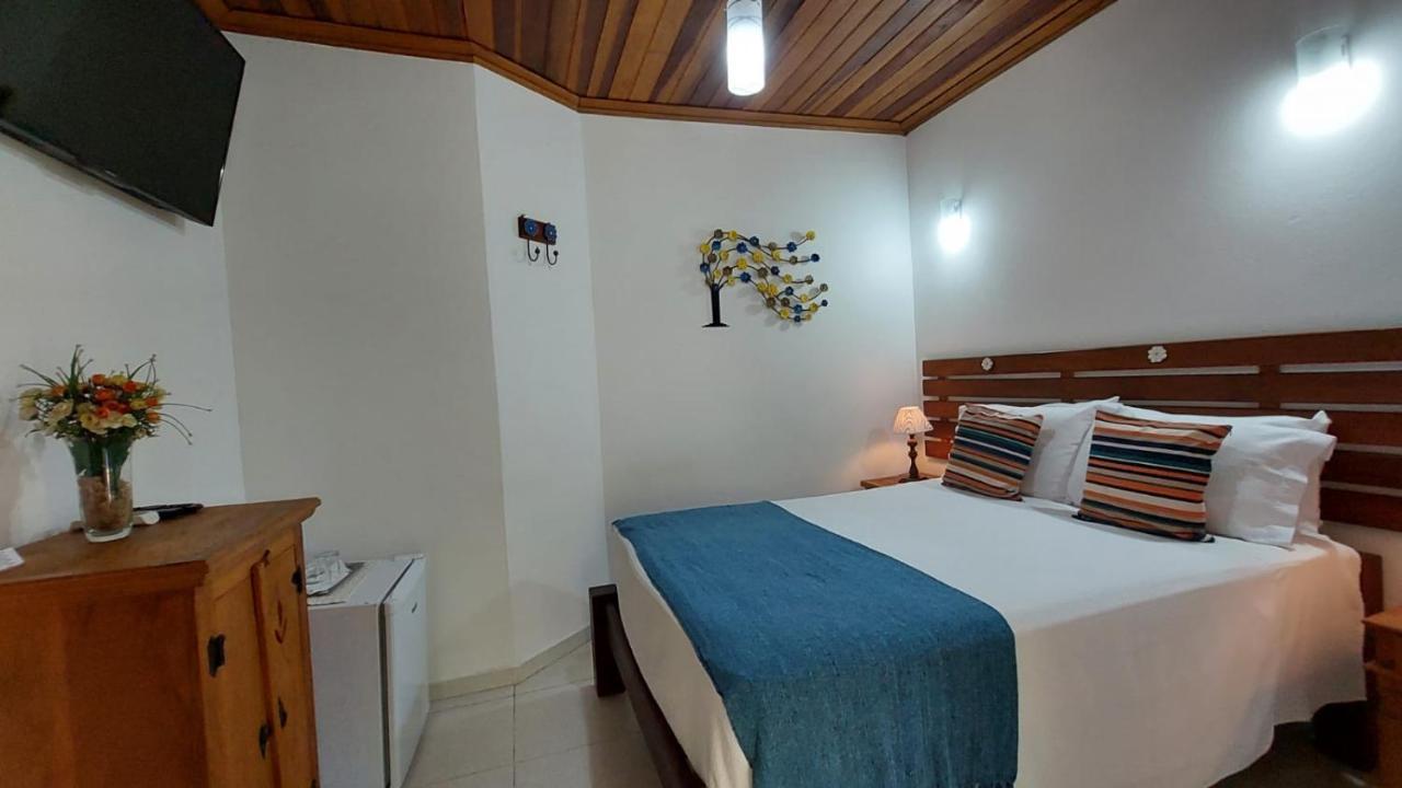 Canoa Caicara Pensão Ilhabela